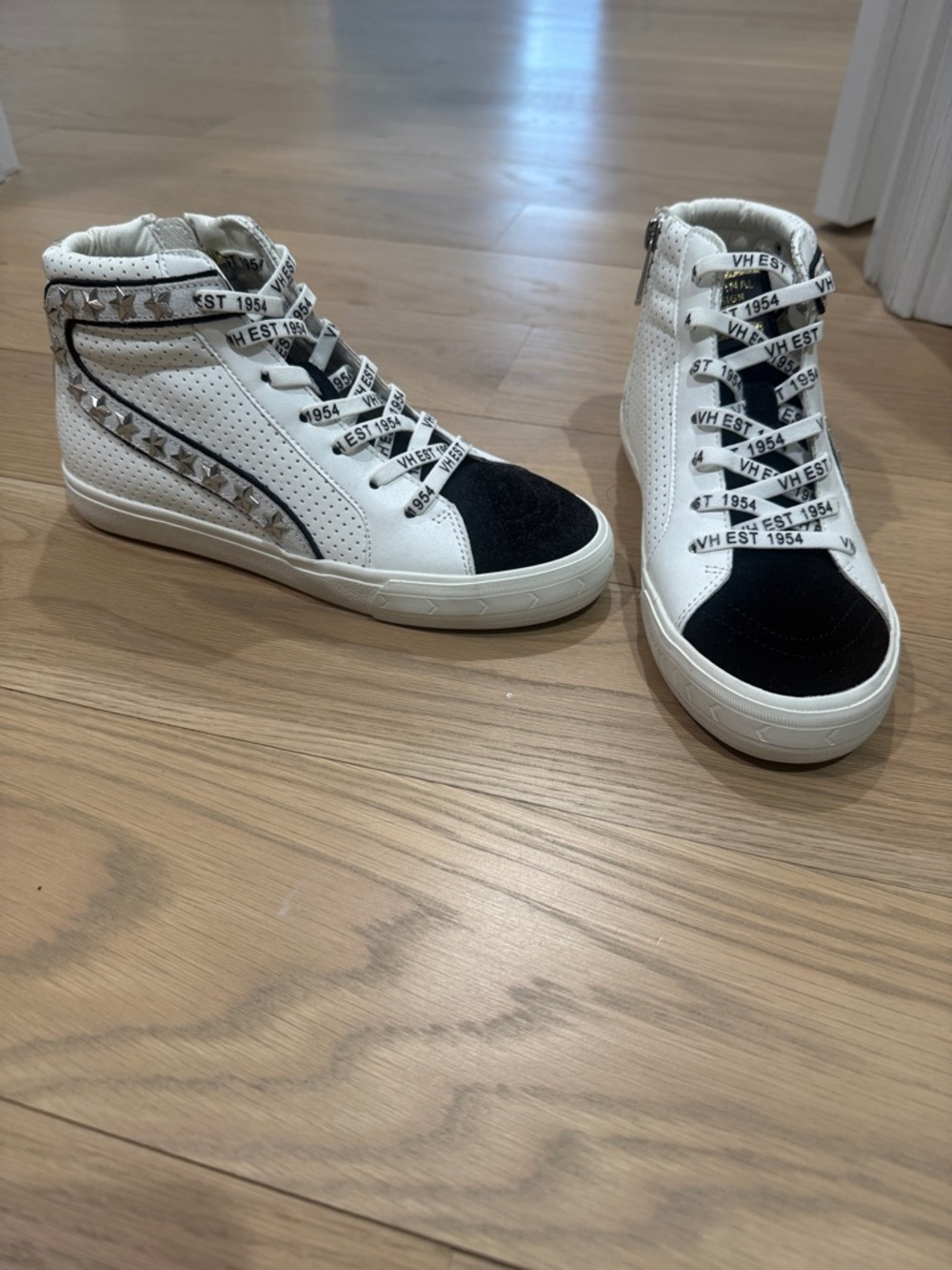 Brand New Vintage Havana Gadol High-Top Sneakers in White and Black Size 7
